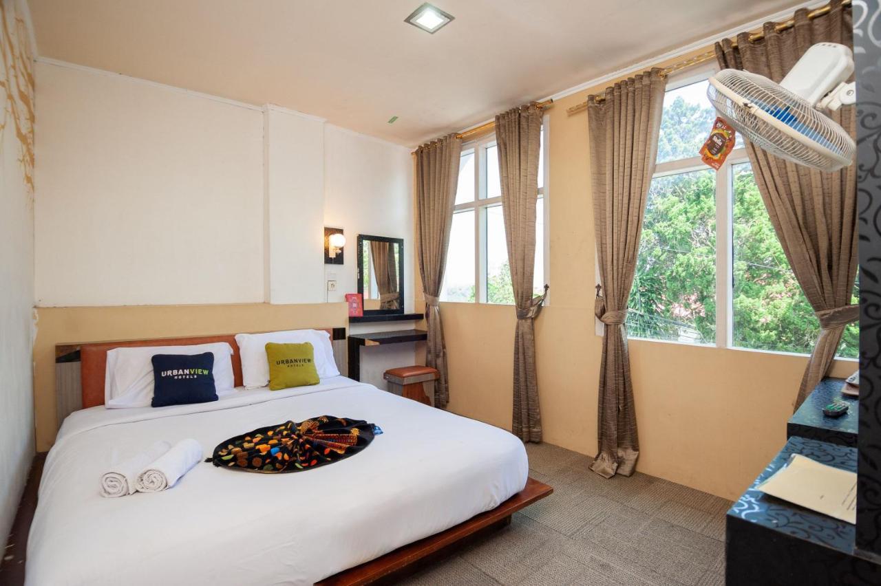Urbanview Hotel Ananda Syariah By Reddoorz Букитинги Екстериор снимка